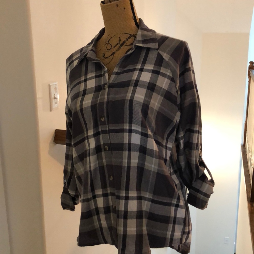 Light gray plaid button up shirt